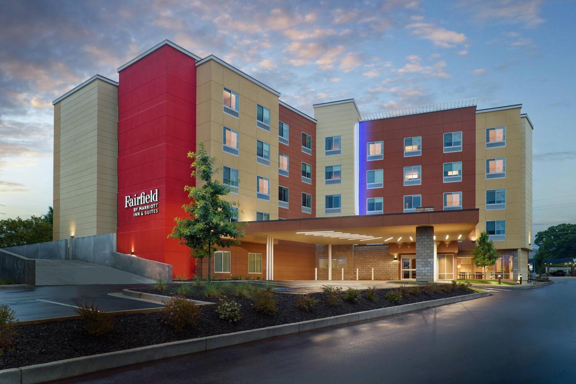 Fairfield Inn & Suites By Marriott Athens-University Area Exterior photo